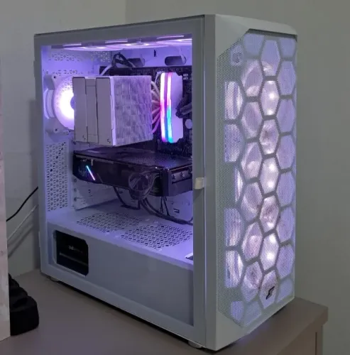 PC Gamer / Rysen 9, Placa de Video RX 5700, 36GB Ram, 2TB de SSD Nvme M2