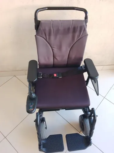 Cadeira de rodas elétrica 