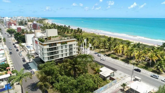 Apartamento de Luxo com 03 Suítes Frente Mar em Intermares
