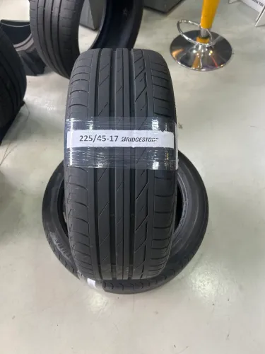 225/45 R17 bridgestone Run flat