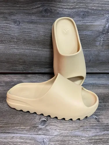 Chinelo Adidas Yeezy