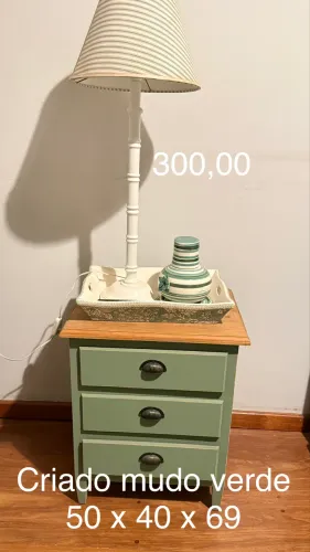 Criado mudo verde