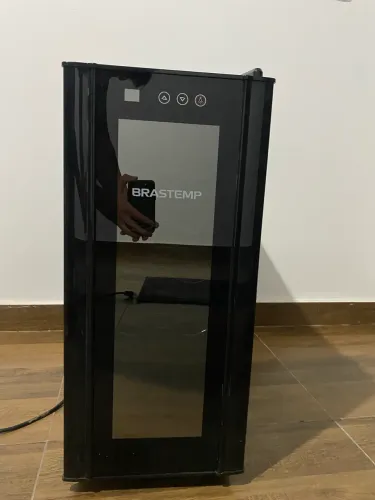 adega climatizada Brastemp modelo BZC12B