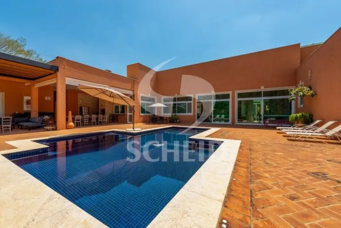 Casa Condomínio Itú 2600m², 5 suítes, piscina, 3 vagas, churrasqueira,