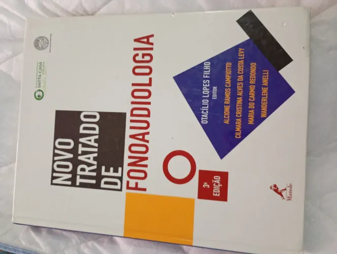 Livro novo tratado de fonoaudiologia 
