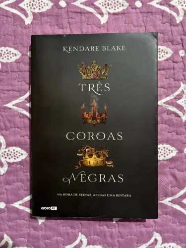 Livro Três Coroas Negras