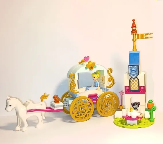 LEGO Princesa Cinderela - Carruagem, Cavalo e Boneca