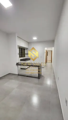Casa- 2 quartos, 65m², armários, garagem- Buena Vista III