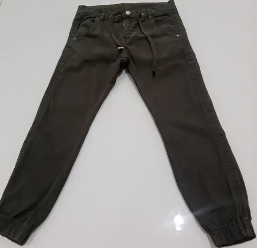 Calça de sarja com elastano masculina infantil.