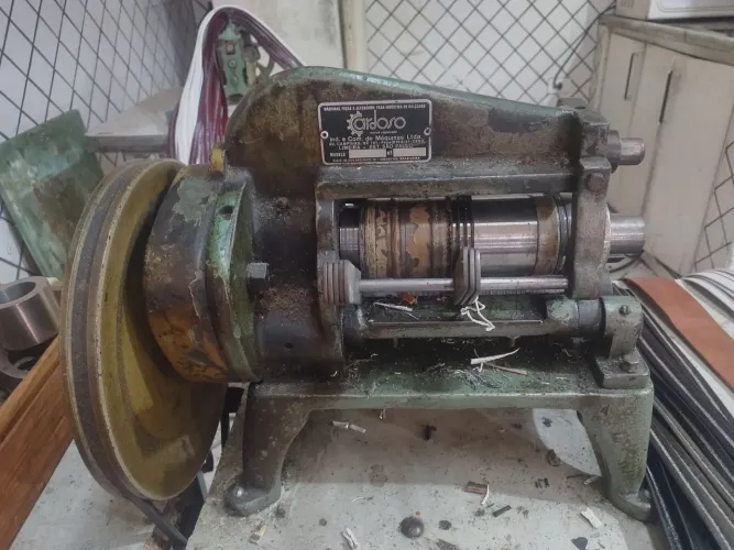 Máquina de cortar tirar 