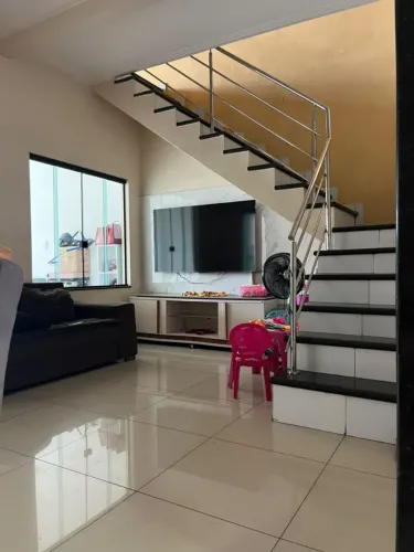 Casa com ótima localização - vila Embratel