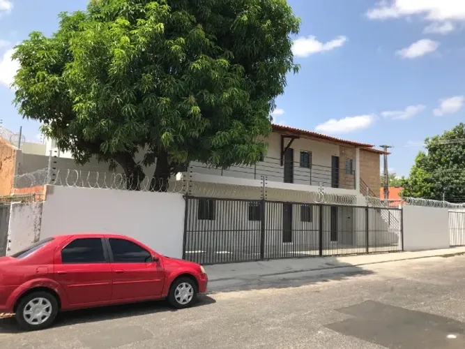Quitinete com 02 quartos e estacionamento no bairro Marquês