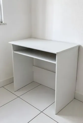 Escrivaninha Branca Compacta
