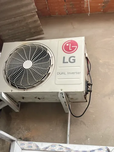 Ar-condicionado LG Dual inverter 12000 btus semi- novo