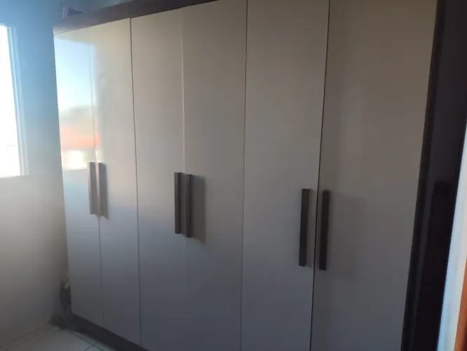 Guarda roupas 6 portas