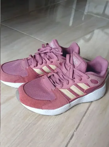 Tênis feminino Adidas