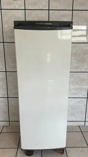 Vendo Freezer 