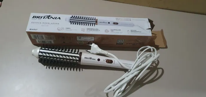 Escova modeladora britânia bivolt