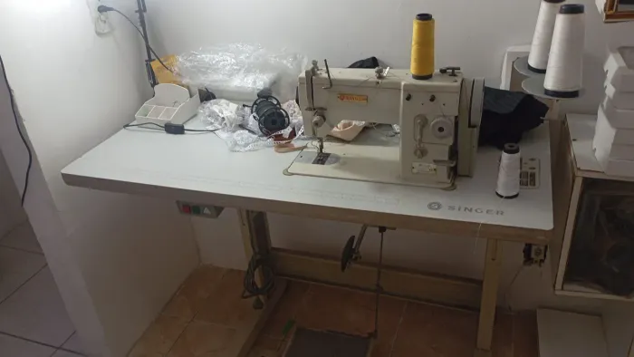 Vendo máquina semi industrial Singer
