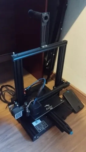 Impressora 3D Creality Ender 3v2 (com upgrades nas peças)