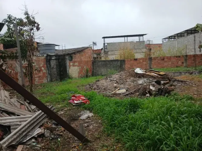 Fração de Terreno 220 m² - Travessa Dona Francisca - Barro Vermelho - SG - RJ -