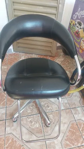 Lavatório, cadeira hidráulica e carrinho auxiliar
