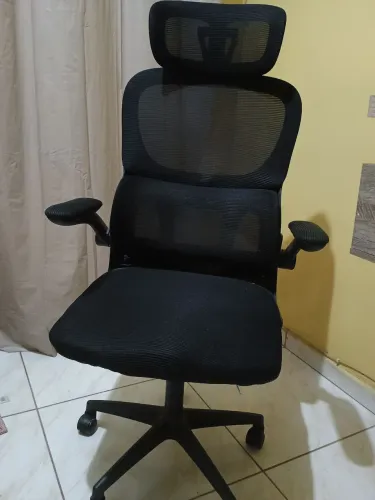 cadeira de escritório ergométrica ( já montada)