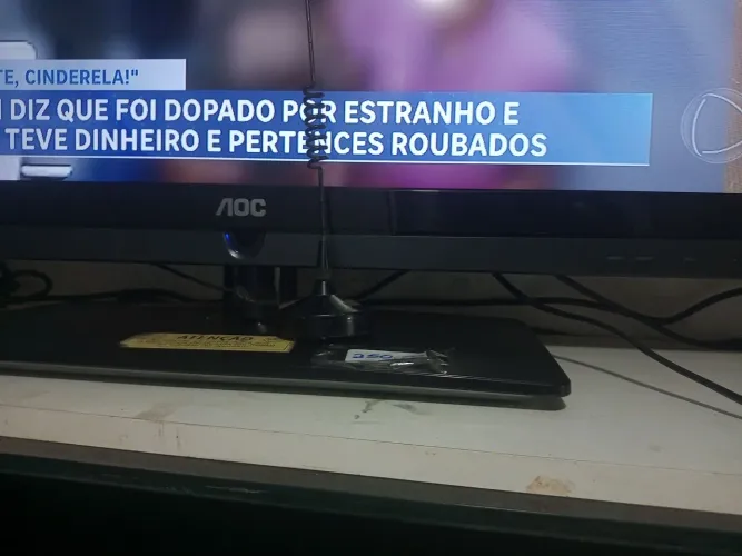 Tv AOC 32 polegadas conversor digital (leia o anúncio)