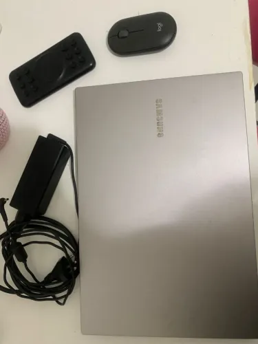 NOTEBOOK + CARREGADOR POR INDUÇÃO