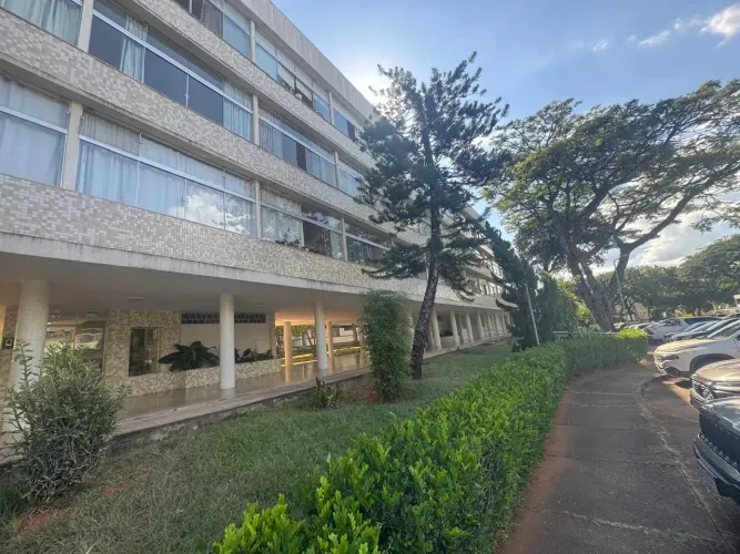 ASA NORTE - SQN 406 - 3 QUARTOS SENDO 1 SUÍTE-ÁREA ÚTIL 78m²- 2°ANDAR- NASCENTE