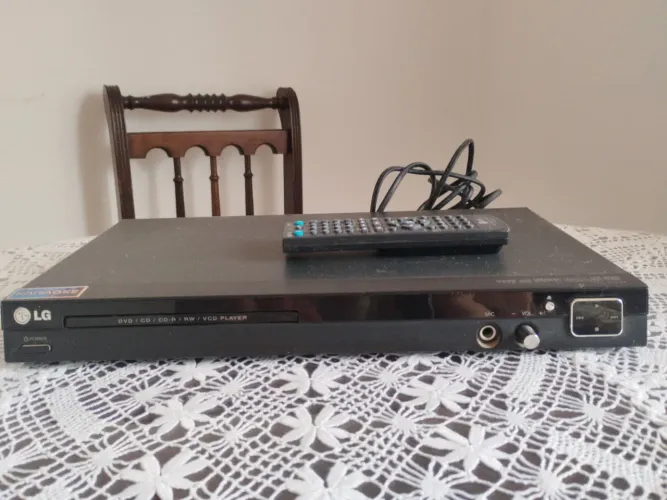 DVD e CD da LG modelo DV256K