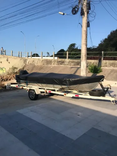 Barco de alumínio + Motor de 15hp Yamaha + carretinha