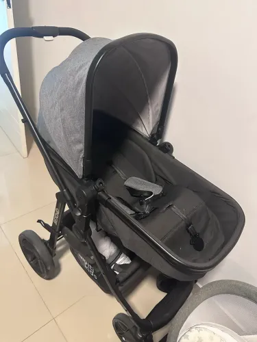 Carrinho de bebê com Moises
