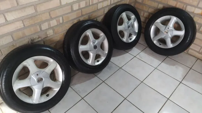 Rodas 14" por Pneus 15"