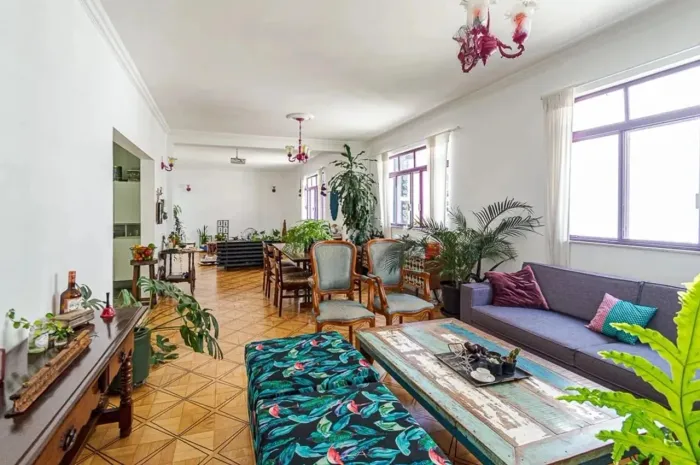 Apartamento à venda com 228m², 4 quartos e 1 vaga