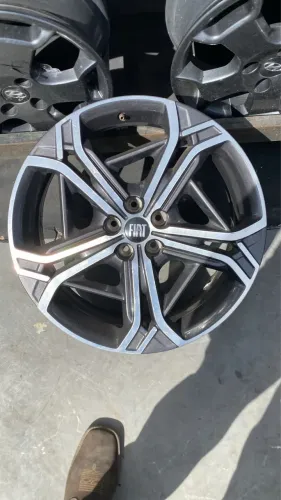 Jg Rodas Aro 18 Fiat Fastback ?