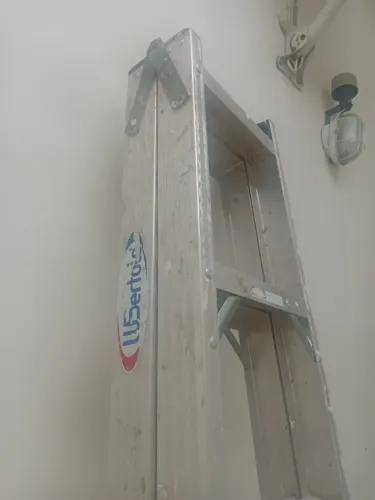 Escada de Alumínio 8 Degraus - Tipo A