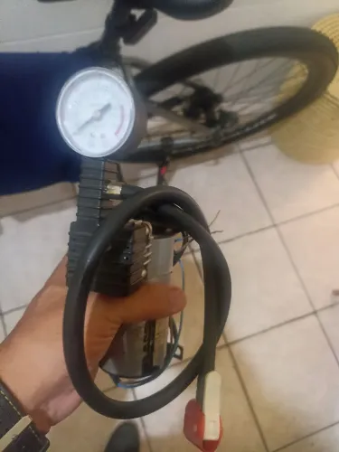 Compressor de ar para encher pneu carro e moto