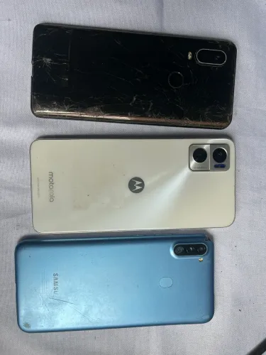 LOTE COM 3 CELULARES PARA PEÇAS/CONSERTO