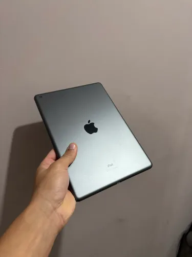 iPad 9ª Geração 64GB Wi-Fi Preto - Perfeito Estado
