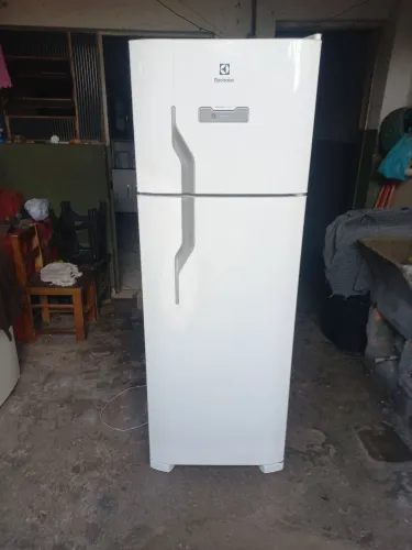 Vende-se geladeira Electrolux TF39 Frost free