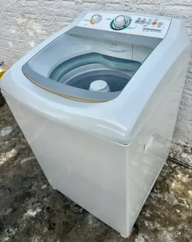 Vendo máquina cônsul facilite,220volts