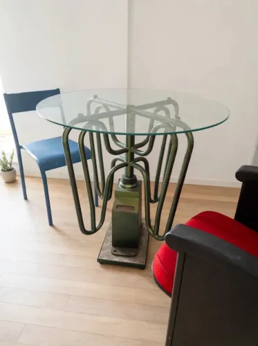 Mesa de vidro com design elegante