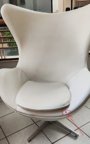 Poltrona Egg Giratória Branca - Design Clássico (Oportunidade)