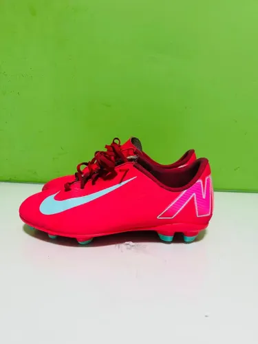 Chuteira campo NIKE