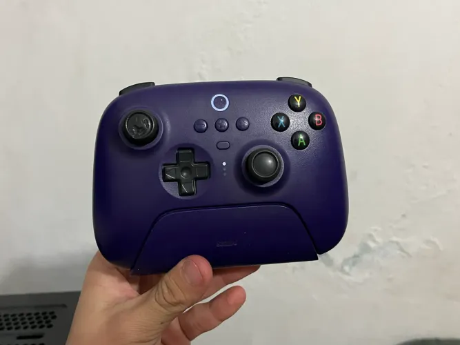Controle 8BitDo Ultimate 2.4Ghz (com pequeno detalhe)