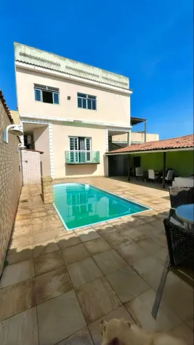 Linda casa moderna com piscina e área gourmet - fino acabamento!