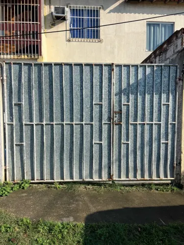 Vende - se portão de ferro