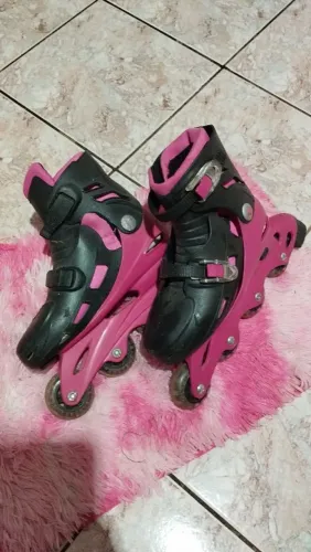 Vendo patins com rodas de silicone usado 