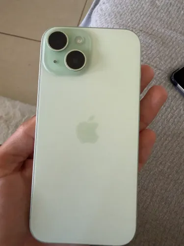 iPhone 15 (1 ano e 6 meses de uso)